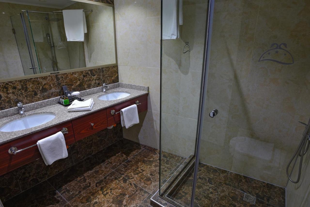 Hotel Izgrev Spa & Aquapark Струга Экстерьер фото