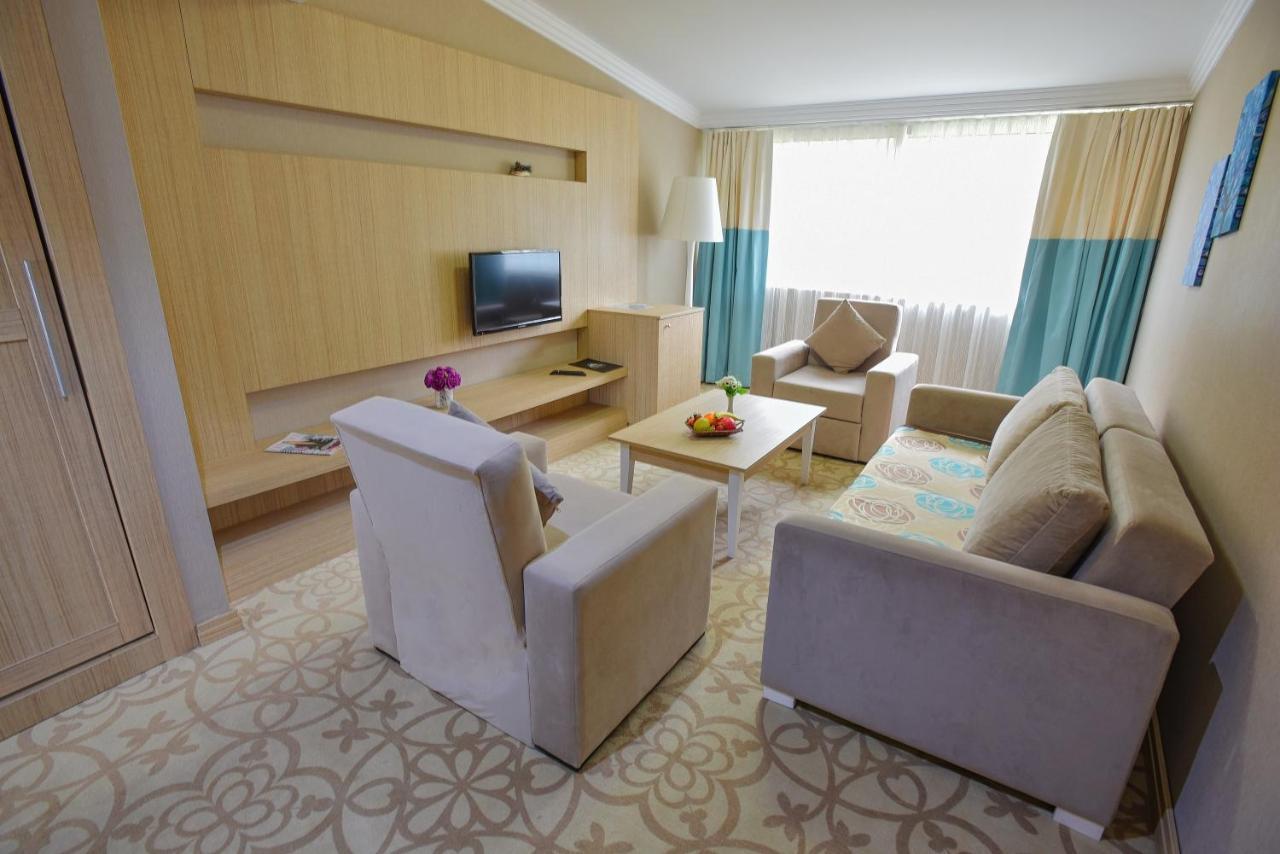 Hotel Izgrev Spa & Aquapark Струга Экстерьер фото