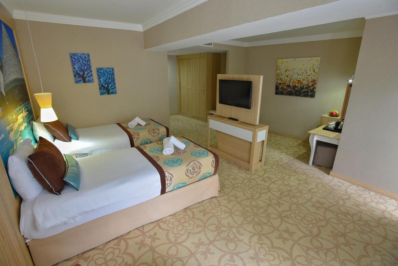 Hotel Izgrev Spa & Aquapark Струга Экстерьер фото