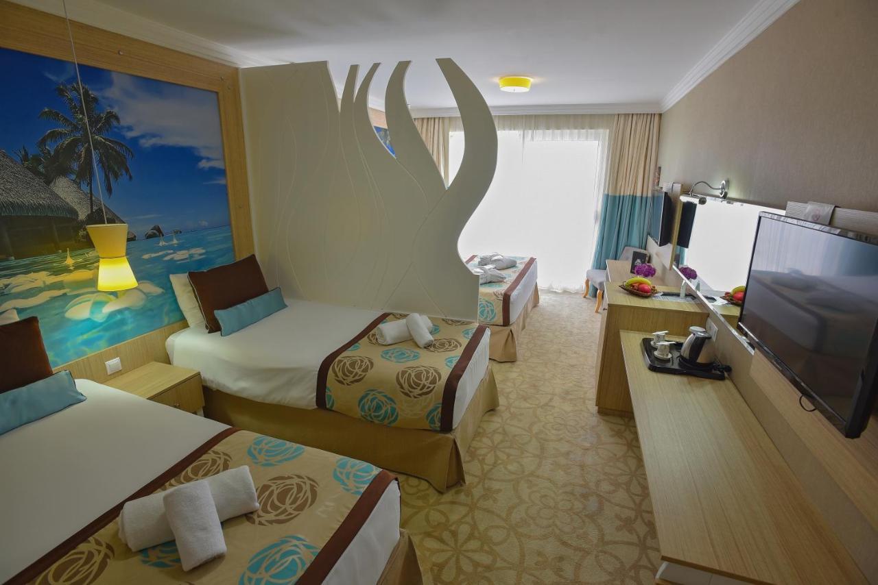 Hotel Izgrev Spa & Aquapark Струга Экстерьер фото