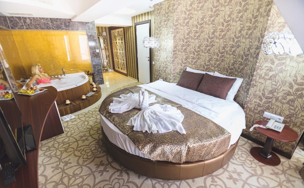 Hotel Izgrev Spa & Aquapark Струга Экстерьер фото